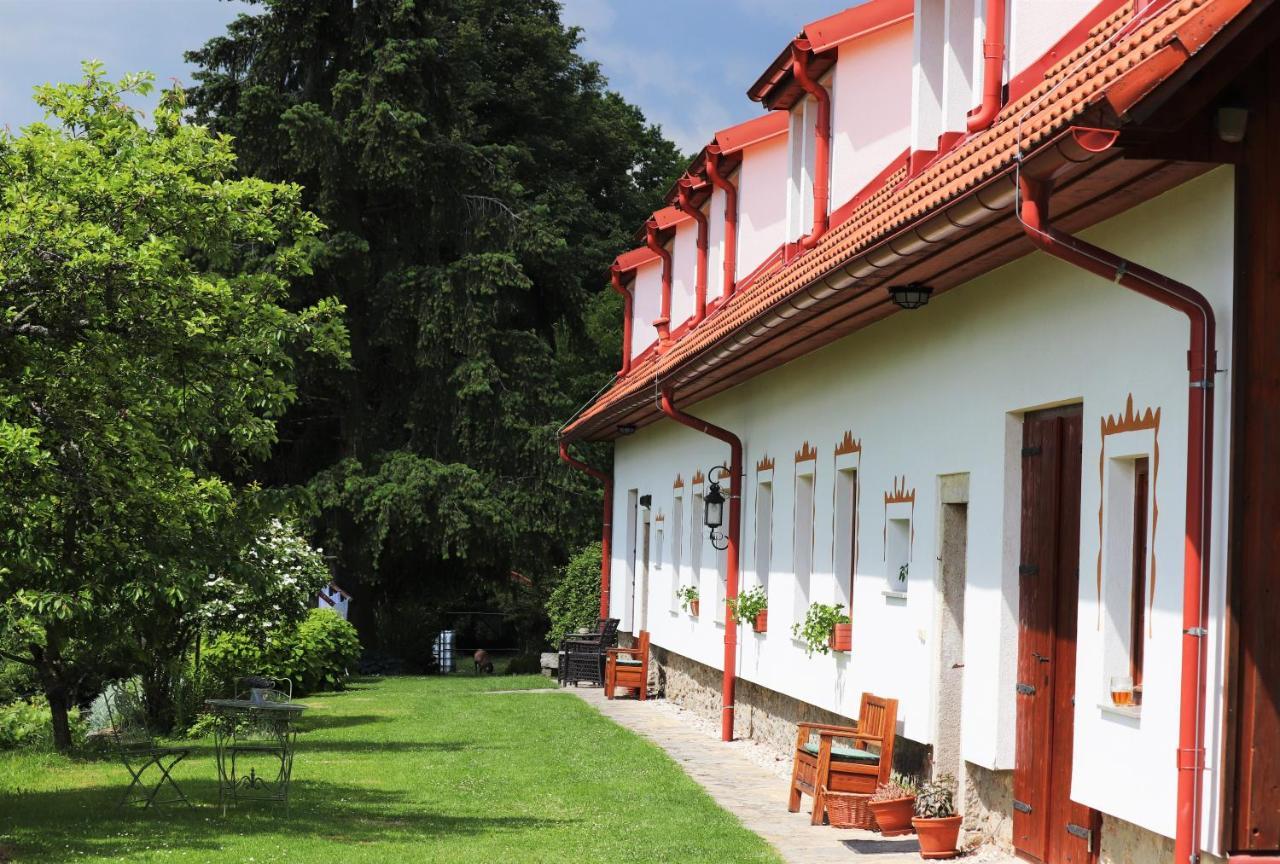 Hajenka Hrabete Buquoye Hotel Kaplice Bagian luar foto